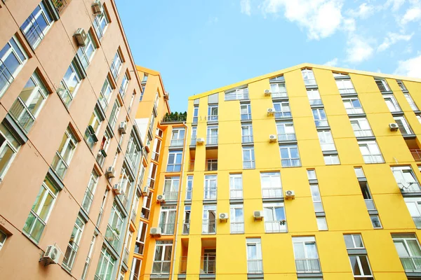 Modern renkli binalar — Stok fotoğraf