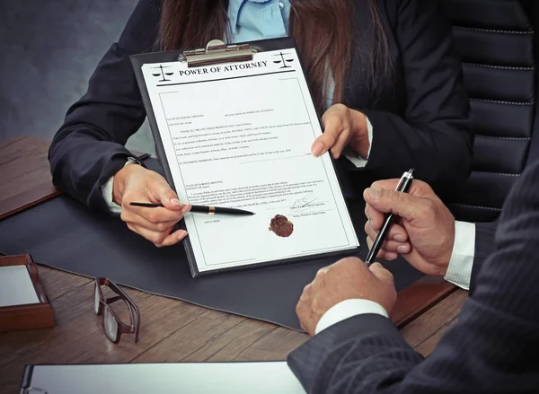 Notary with client in office — Stock Photo, Image