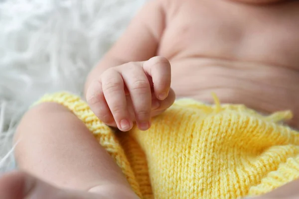 Hand des süßen Babys — Stockfoto