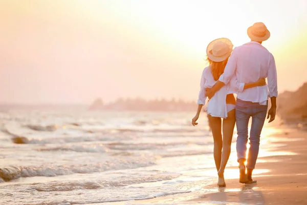 Pareja feliz joven — Foto de Stock