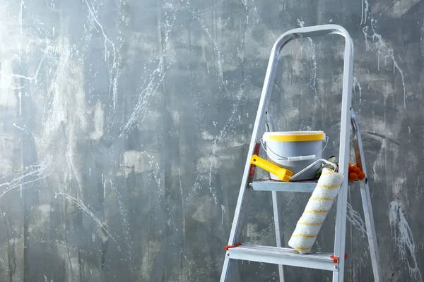 Ladder and set of tools — Stock Photo, Image