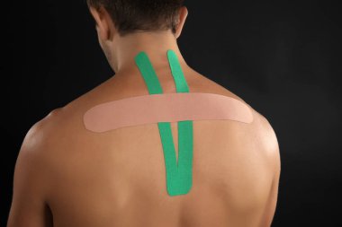 geri uygulanan Fizyo teyp ile