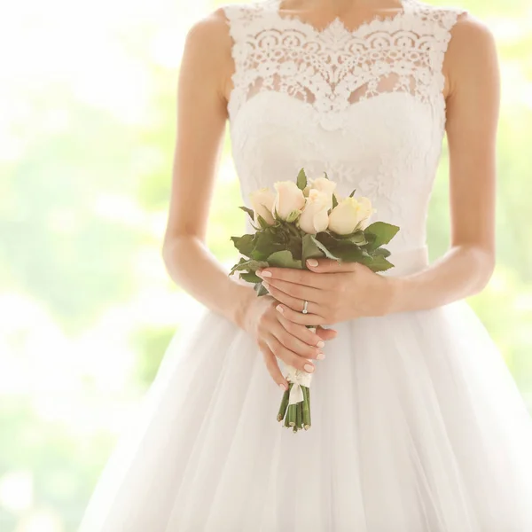 Νύφη στο όμορφο φόρεμα — Φωτογραφία Αρχείου