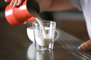 Kafede kahve hazırlanması