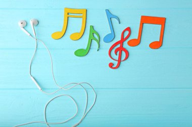 Kulaklık ve müzik notlar