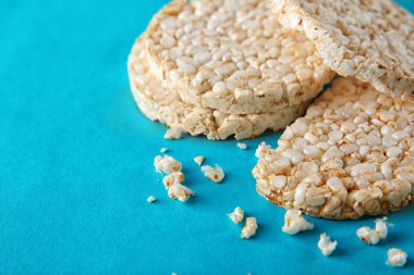 Pirinç kraker yığını