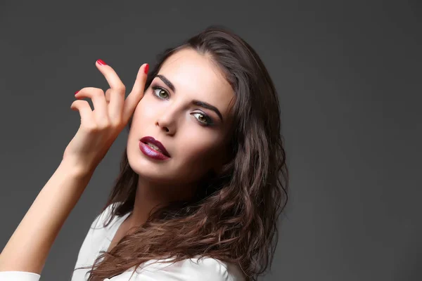 Model met lichte make-up — Stockfoto