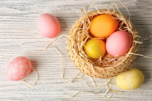 Coloridos huevos de Pascua —  Fotos de Stock