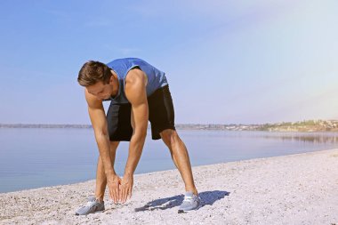 sporcu egzersizleri yapıyor