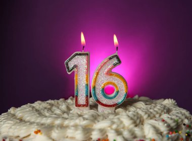 Mumlar ile lezzetli pasta