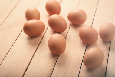 stapel van rauwe eieren 