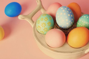 rengarenk Paskalya yumurtaları