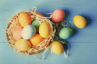 rengarenk Paskalya yumurtaları