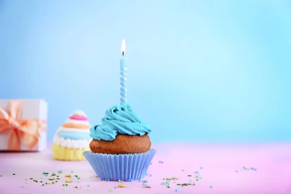 Fresh tasty cupcake — Stock Photo, Image