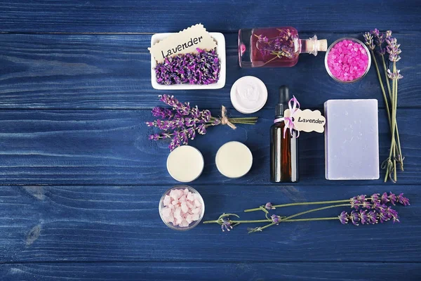 Bella composizione con fiori di lavanda — Foto Stock