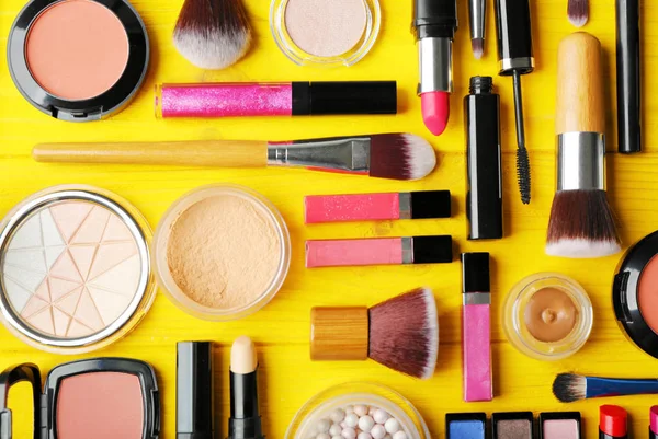 Düz makyaj kozmetik lay