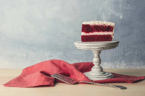 Bolo de veludo vermelho — Fotografia de Stock