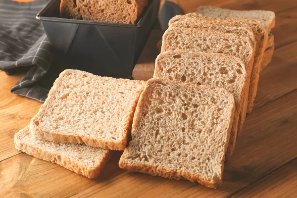 Roti gandum yang diiris — Stok Foto