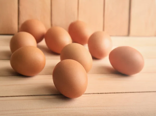 Stapel van rauwe eieren — Stockfoto