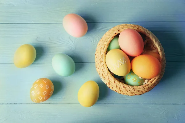 Huevos coloridos de Pascua —  Fotos de Stock