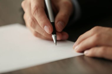 belgelerin imzalanması işadamı
