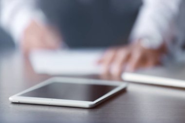 belgelerin imzalanması işadamı