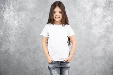 Boş t-shirt, küçük kız
