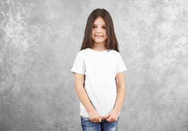 Boş t-shirt, küçük kız