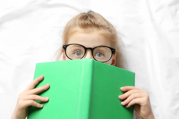 Funny Little Girl Lying Bed Book — Stock Photo, Image