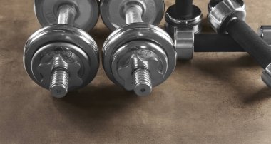 Farklı halter salonunda