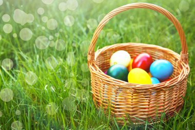 hasır sepet yumurta ile