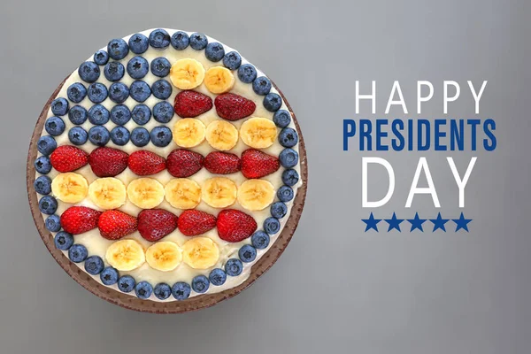 Delicious cake with American flag — Stock Photo, Image