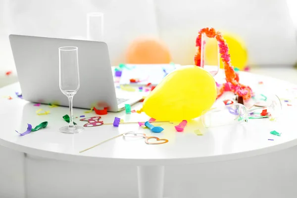 Büro nach Party — Stockfoto