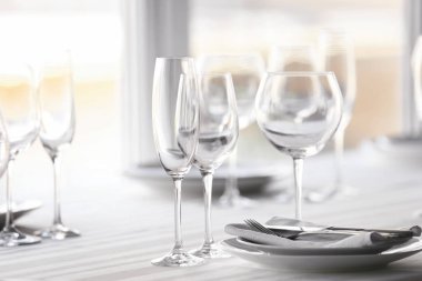 Restoranda servis masası