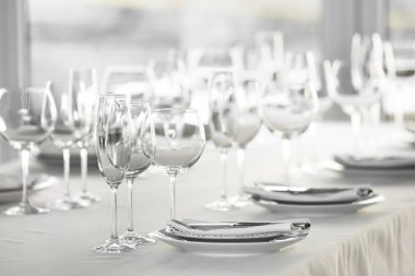 Restoranda servis masası