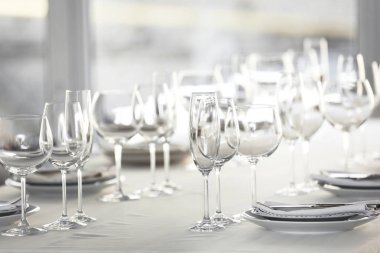 Restoranda servis masası