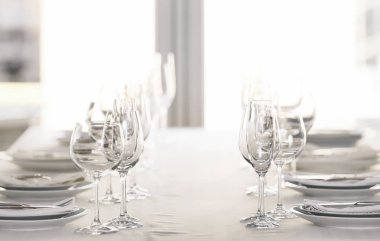 Restoranda servis masası