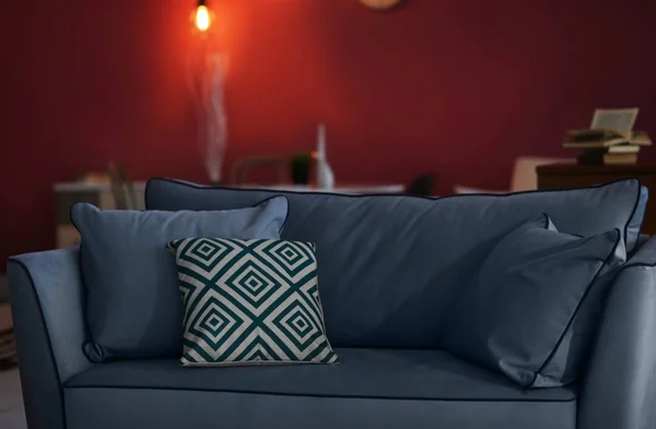 Neue gemütliche Couch — Stockfoto