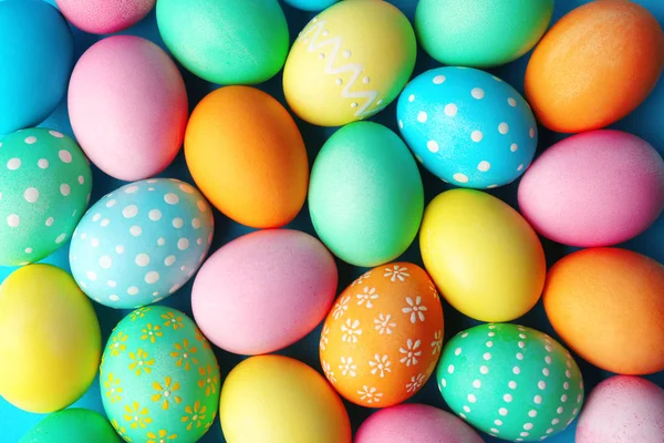 Coloridos huevos de Pascua — Foto de Stock