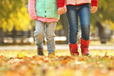 Park, closeup yürüme çocuklar