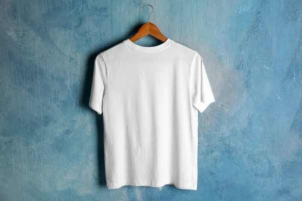 T-shirt de cor branca — Fotografia de Stock
