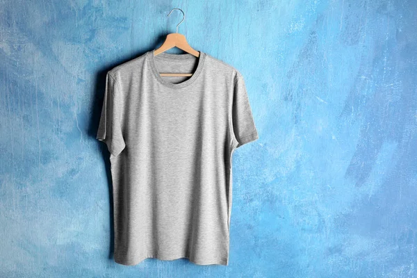 T-shirt blanc de couleur — Photo