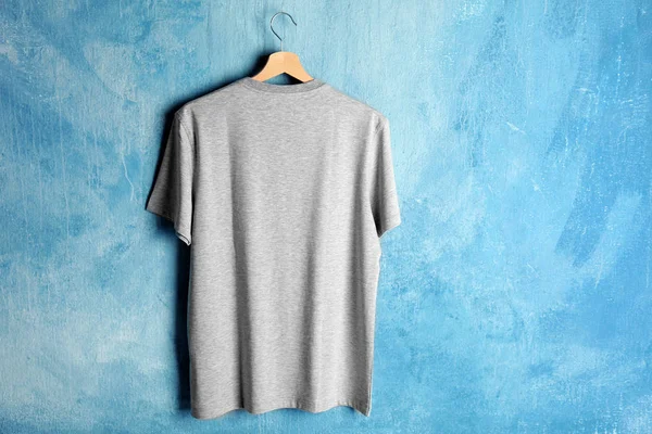 Prázdné barevné tričko — Stock fotografie