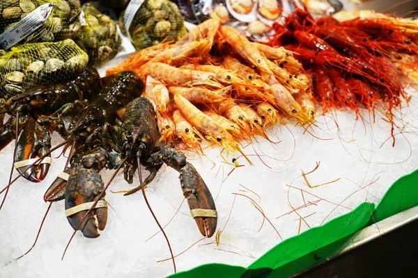 Fresh seafood at market — Stock Photo, Image