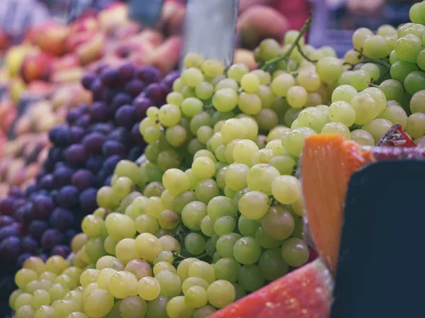 Fresh grape at market — Stock Photo, Image