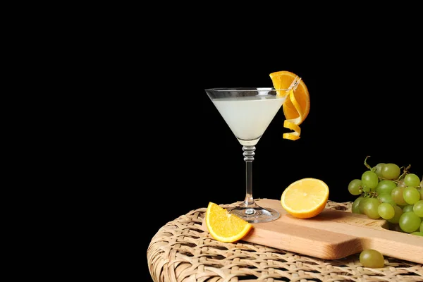 Leckere Cocktails und Früchte — Stockfoto
