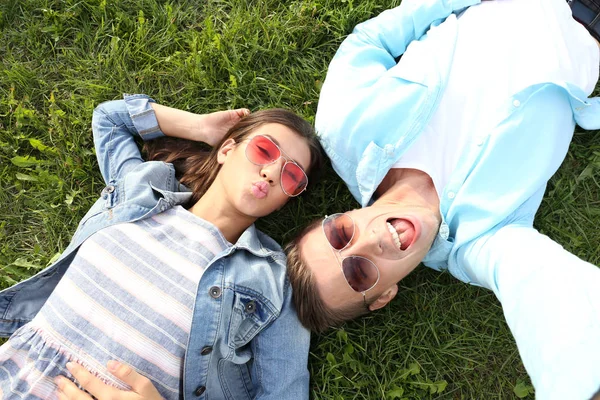 Beautiful young couple — Stock Photo, Image