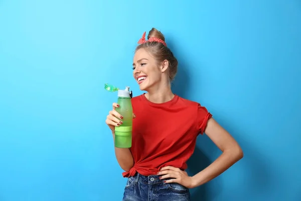 Young beautiful woman — Stock Photo, Image