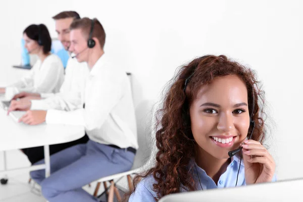 Young Female Technical Support Dispatcher Working Office Closeup — Stock Photo, Image