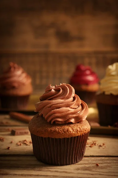 Cupcake de chocolate saboroso — Fotografia de Stock